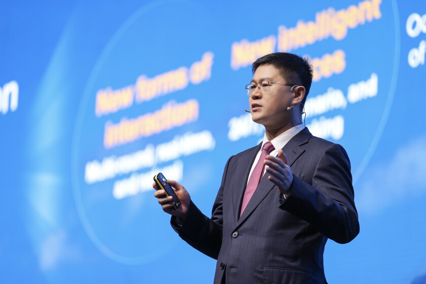 Li Peng, Huawei’s Corporate Senior Vice President and President of ICT Sales & Service .jpg