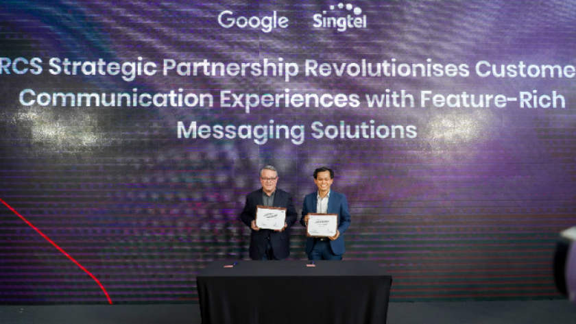 Singtel first in Singapore to bring Rich Communication Services with Rich Business Messaging to enterprises. Pictured are Jason Choy (left), Director, Android & Business Communication Product Partnerships, I.png