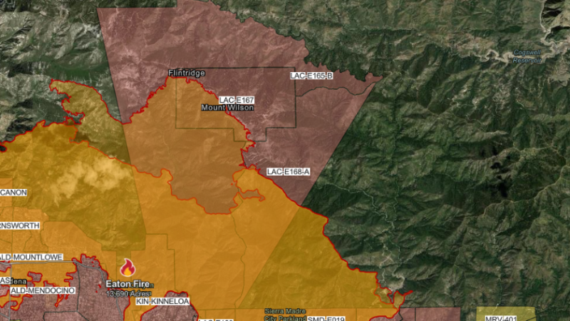 Mapping tool showing the Eaton wildfire edging closer to Mount Wilson